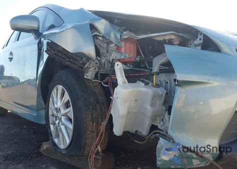 2014 Toyota Prius Plug-In Advanced z USA, uszkodzony, nr VIN JTDKN3DP7E3050757